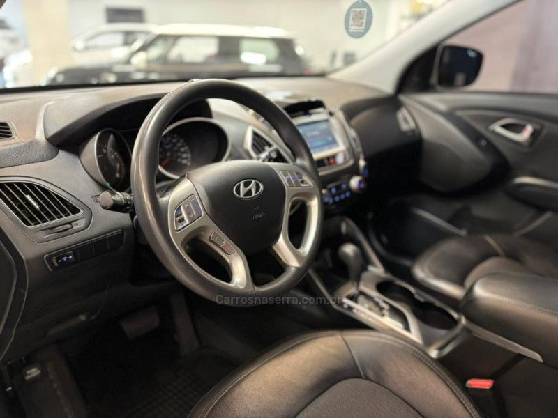 HYUNDAI IX35 2.0 MPFI GLS 16V 2014/2015 LUIGGI AUTOMÓVEIS CARLOS BARBOSA / Carros no Vale