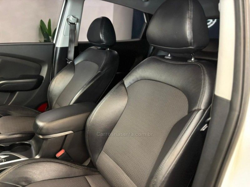 HYUNDAI IX35 2.0 MPFI GLS 16V 2014/2015 LUIGGI AUTOMÓVEIS CARLOS BARBOSA / Carros no Vale