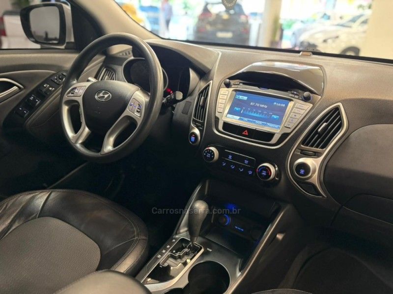 HYUNDAI IX35 2.0 MPFI GLS 16V 2014/2015 LUIGGI AUTOMÓVEIS CARLOS BARBOSA / Carros no Vale