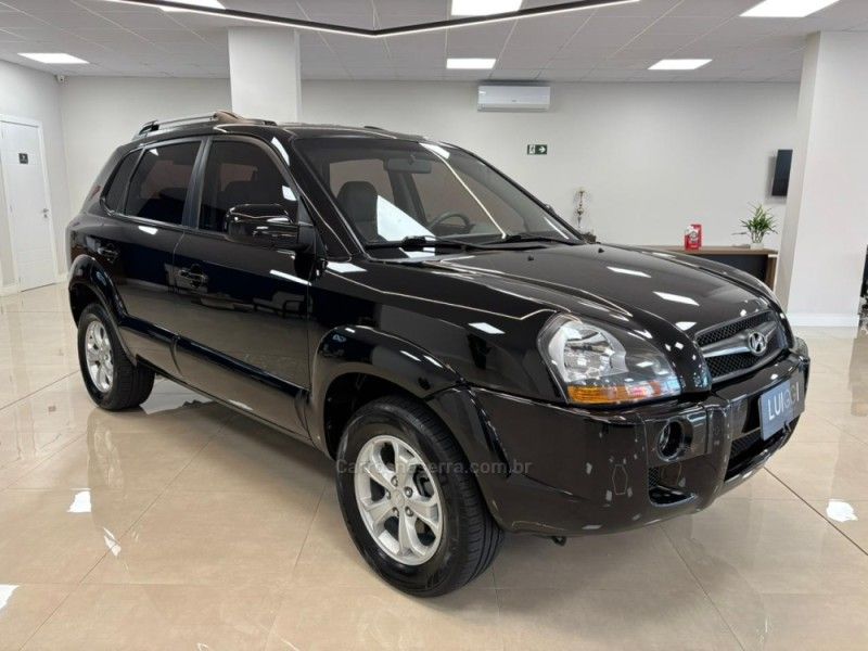 HYUNDAI TUCSON 2.0 MPFI GLS 16V 143CV 2WD 2013/2014 LUIGGI AUTOMÓVEIS CARLOS BARBOSA / Carros no Vale HYUNDAI TUCSON 2.0 MPFI GLS 16V 143CV 2WD 2013/2014 LUIGGI AUTOMÓVEIS CARLOS BARBOSA / Carros no Vale