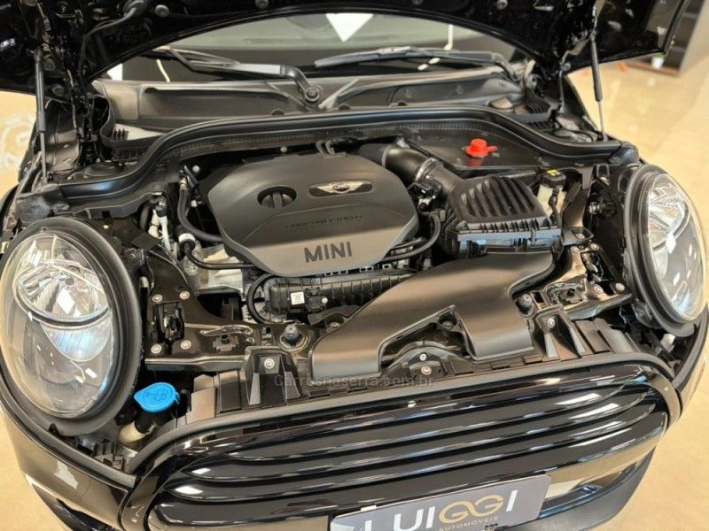 MINI COOPER 1.5 12V TURBO 2017/2018 LUIGGI AUTOMÓVEIS CARLOS BARBOSA / Carros no Vale