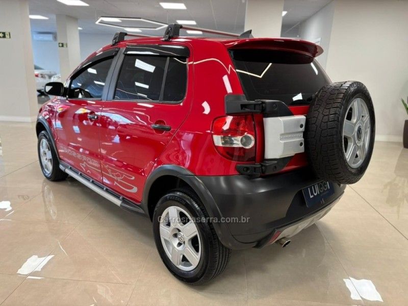 VOLKSWAGEN CROSSFOX 1.6 MI 8V AUTOMATIZADO 2009/2010 LUIGGI AUTOMÓVEIS CARLOS BARBOSA / Carros no Vale
