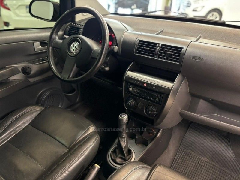 VOLKSWAGEN CROSSFOX 1.6 MI 8V AUTOMATIZADO 2009/2010 LUIGGI AUTOMÓVEIS CARLOS BARBOSA / Carros no Vale