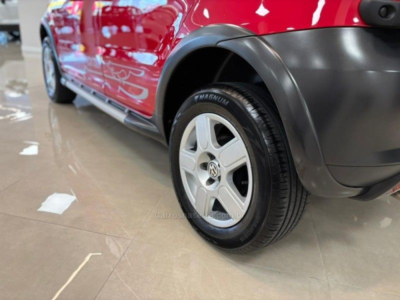 VOLKSWAGEN CROSSFOX 1.6 MI 8V AUTOMATIZADO 2009/2010 LUIGGI AUTOMÓVEIS CARLOS BARBOSA / Carros no Vale