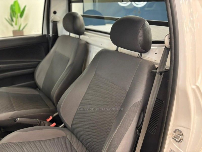 VOLKSWAGEN SAVEIRO 1.6 MSI ROBUST CS 16V 2022/2023 LUIGGI AUTOMÓVEIS CARLOS BARBOSA / Carros no Vale