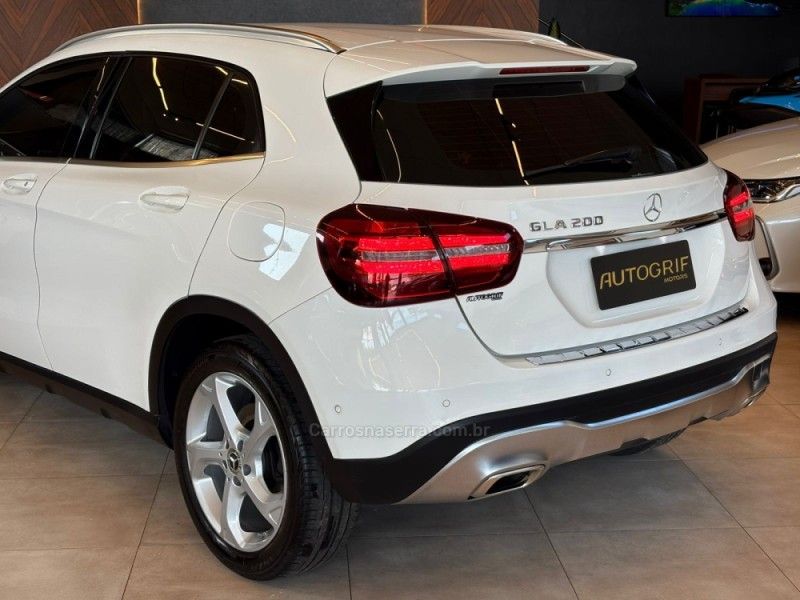 MERCEDES-BENZ GLA 200 1.6 CGI ADVANCE 16V TURBO 2019/2019 AUTOGRIF MOTORS CAMPO BOM / Carros no Vale