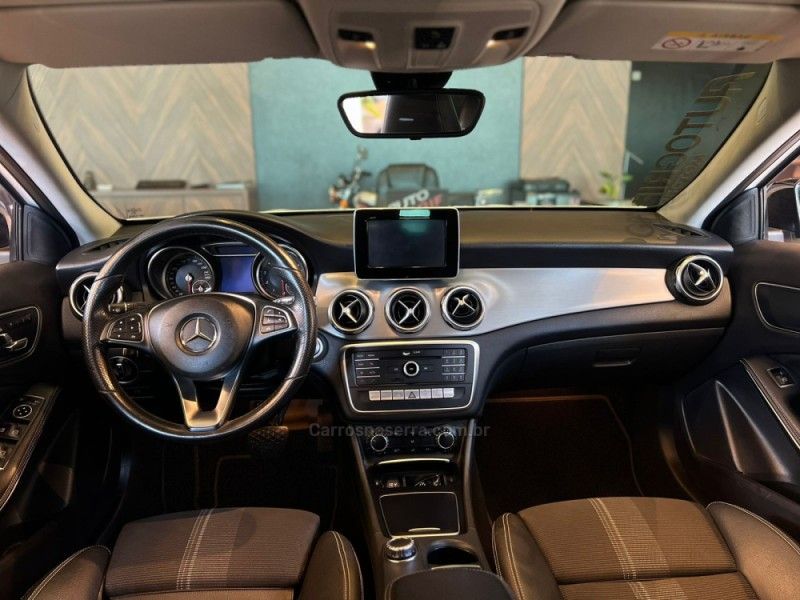 MERCEDES-BENZ GLA 200 1.6 CGI ADVANCE 16V TURBO 2019/2019 AUTOGRIF MOTORS CAMPO BOM / Carros no Vale MERCEDES-BENZ GLA 200 1.6 CGI ADVANCE 16V TURBO 2019/2019 AUTOGRIF MOTORS CAMPO BOM / Carros no Vale