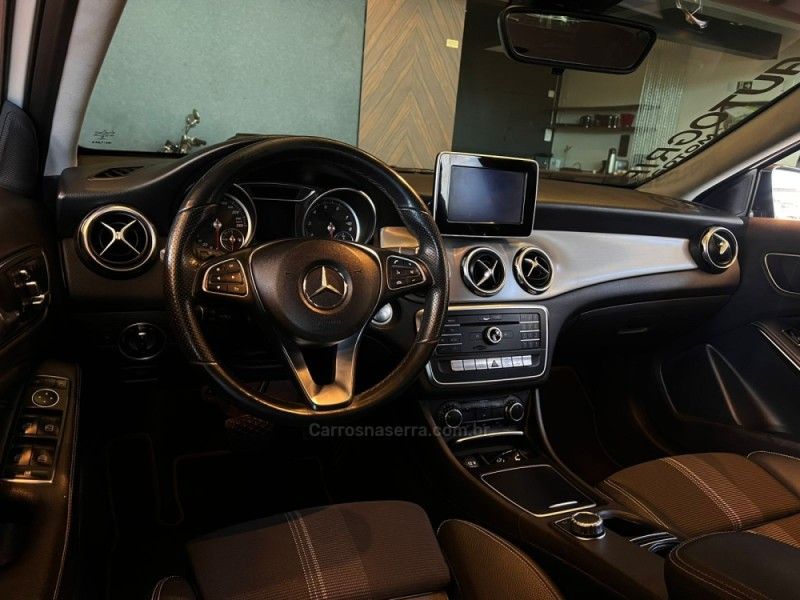 MERCEDES-BENZ GLA 200 1.6 CGI ADVANCE 16V TURBO 2019/2019 AUTOGRIF MOTORS CAMPO BOM / Carros no Vale MERCEDES-BENZ GLA 200 1.6 CGI ADVANCE 16V TURBO 2019/2019 AUTOGRIF MOTORS CAMPO BOM / Carros no Vale