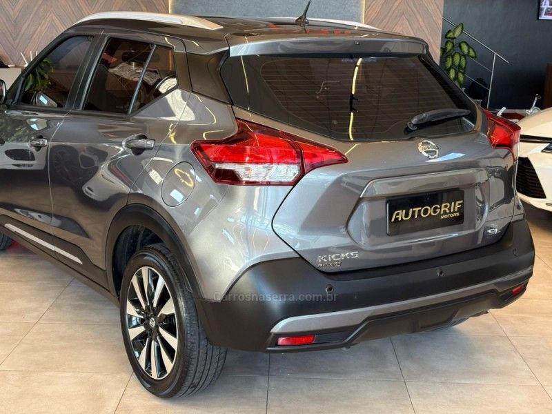 NISSAN KICKS 1.6 16V SL PACK PLUS XTRONIC 2017/2017 AUTOGRIF MOTORS CAMPO BOM / Carros no Vale