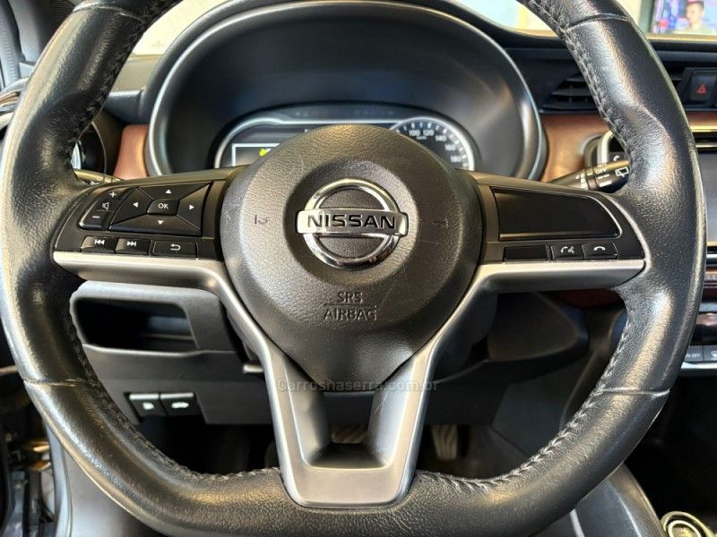 NISSAN KICKS 1.6 16V SL PACK PLUS XTRONIC 2017/2017 AUTOGRIF MOTORS CAMPO BOM / Carros no Vale