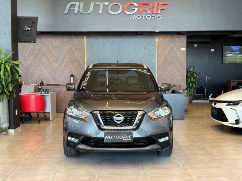NISSAN KICKS 1.6 16V SL PACK PLUS XTRONIC 2017/2017 AUTOGRIF MOTORS CAMPO BOM / Carros no Vale