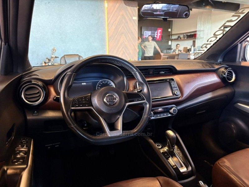 NISSAN KICKS 1.6 16V SL PACK PLUS XTRONIC 2017/2017 AUTOGRIF MOTORS CAMPO BOM / Carros no Vale
