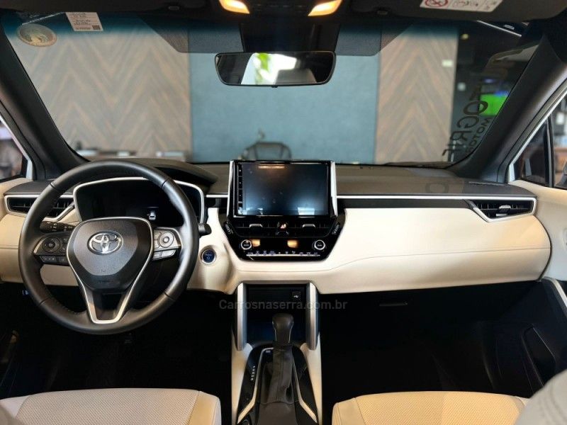 TOYOTA COROLLA 1.8 CROSS XRV 16V HÍBRIDO 2023/2023 AUTOGRIF MOTORS CAMPO BOM / Carros no Vale TOYOTA COROLLA 1.8 CROSS XRV 16V HÍBRIDO 2023/2023 AUTOGRIF MOTORS CAMPO BOM / Carros no Vale