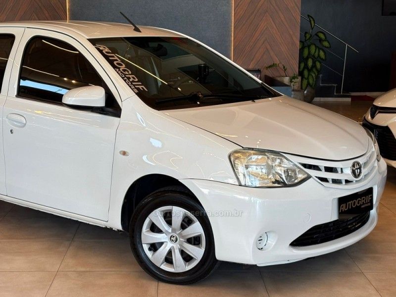 TOYOTA ETIOS 1.3 X 16V 2015/2015 AUTOGRIF MOTORS CAMPO BOM / Carros no Vale