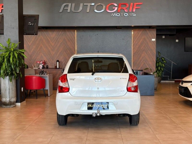 TOYOTA ETIOS 1.3 X 16V 2015/2015 AUTOGRIF MOTORS CAMPO BOM / Carros no Vale