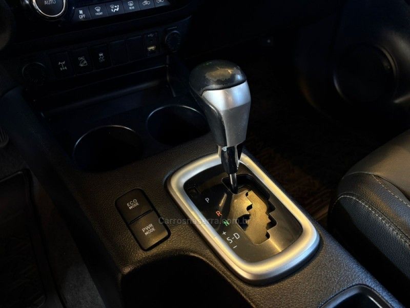 TOYOTA HILUX 2.8 SRX 4X4 CD 16V 2016/2016 AUTOGRIF MOTORS CAMPO BOM / Carros no Vale