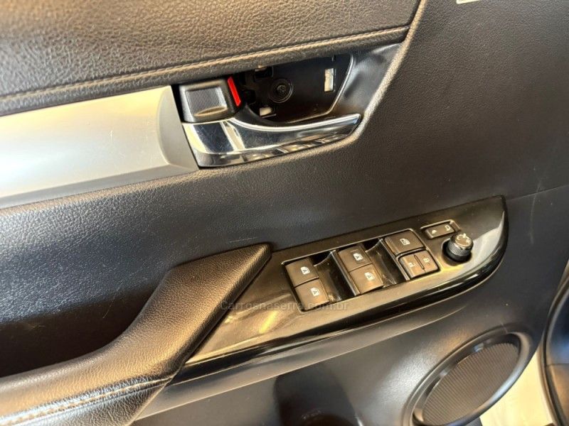 TOYOTA HILUX 2.8 SRX 4X4 CD 16V 2016/2016 AUTOGRIF MOTORS CAMPO BOM / Carros no Vale