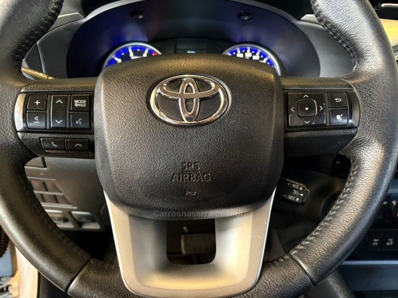 TOYOTA HILUX 2.8 SRX 4X4 CD 16V 2016/2016 AUTOGRIF MOTORS CAMPO BOM / Carros no Vale