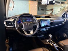 TOYOTA HILUX 2.8 SRX 4X4 CD 16V 2016/2016 AUTOGRIF MOTORS CAMPO BOM / Carros no Vale