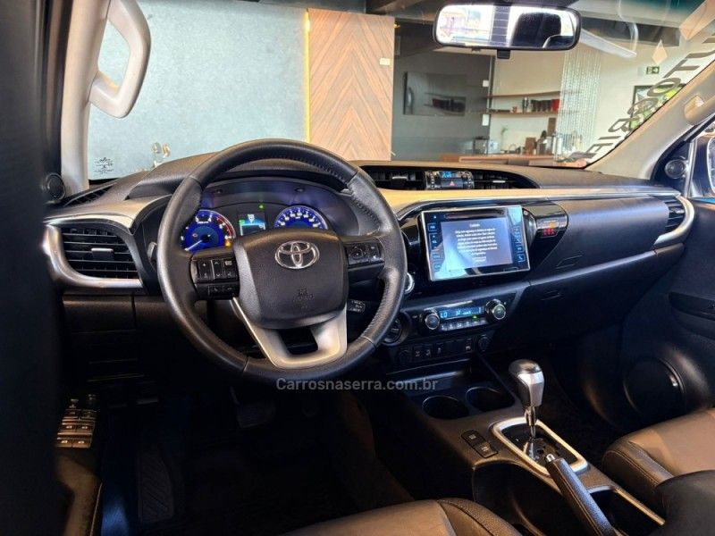 TOYOTA HILUX 2.8 SRX 4X4 CD 16V 2016/2016 AUTOGRIF MOTORS CAMPO BOM / Carros no Vale