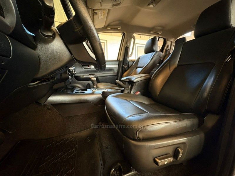 TOYOTA HILUX 2.8 SRX 4X4 CD 16V 2016/2016 AUTOGRIF MOTORS CAMPO BOM / Carros no Vale