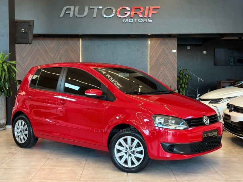 VOLKSWAGEN FOX 1.0 ITREND 8V 2013/2013 AUTOGRIF MOTORS CAMPO BOM / Carros no Vale