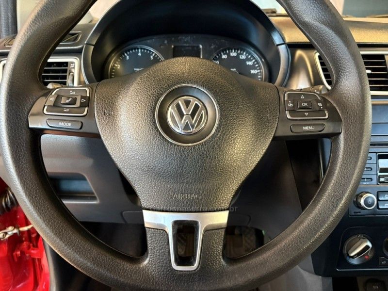 VOLKSWAGEN FOX 1.0 ITREND 8V 2013/2013 AUTOGRIF MOTORS CAMPO BOM / Carros no Vale