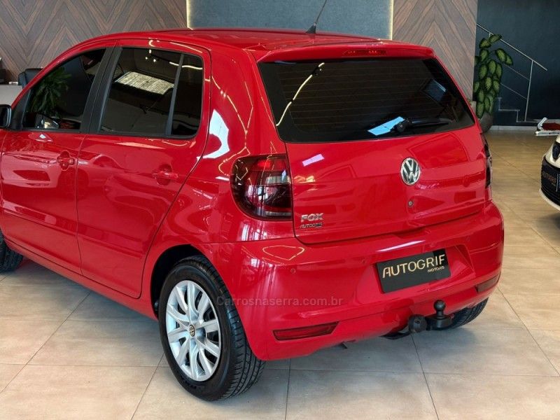 VOLKSWAGEN FOX 1.0 ITREND 8V 2013/2013 AUTOGRIF MOTORS CAMPO BOM / Carros no Vale