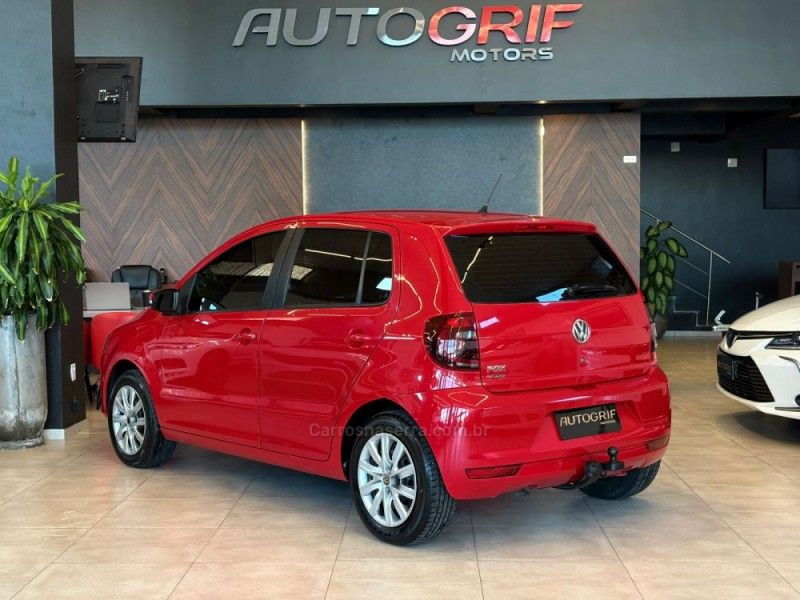 VOLKSWAGEN FOX 1.0 ITREND 8V 2013/2013 AUTOGRIF MOTORS CAMPO BOM / Carros no Vale