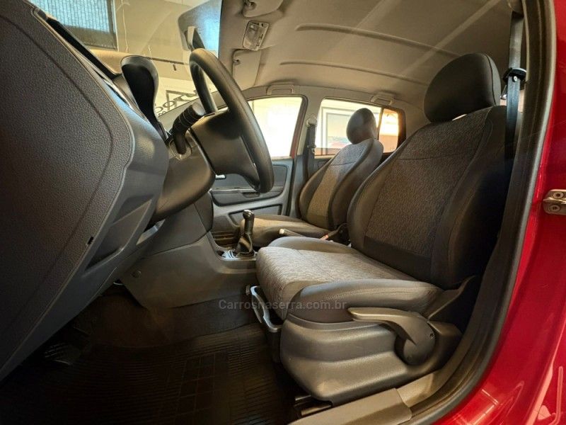VOLKSWAGEN FOX 1.0 ITREND 8V 2013/2013 AUTOGRIF MOTORS CAMPO BOM / Carros no Vale