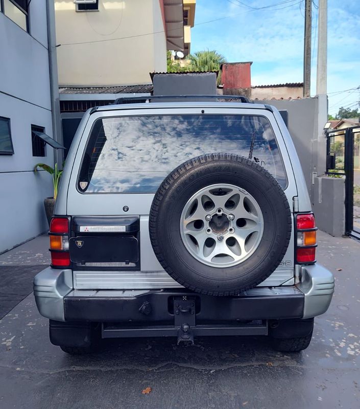 Mitsubishi Pajero GLS 3.0 V6 1997/1997 RENNER AUTOMÓVEIS LAJEADO / Carros no Vale Mitsubishi Pajero GLS 3.0 V6 1997/1997 RENNER AUTOMÓVEIS LAJEADO / Carros no Vale