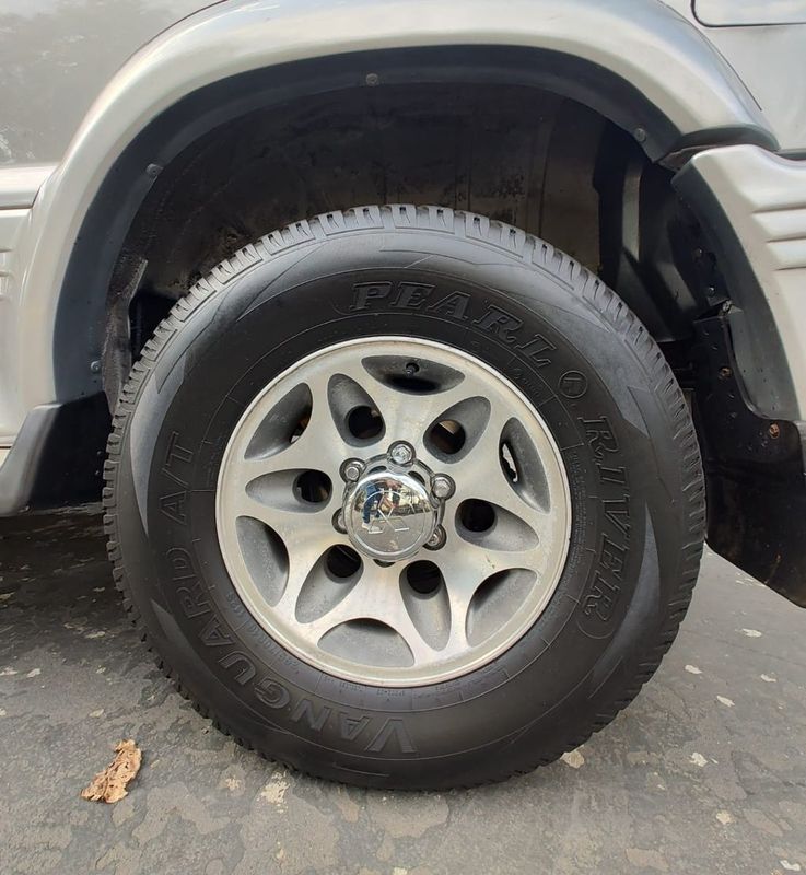 Mitsubishi Pajero GLS 3.0 V6 1997/1997 RENNER AUTOMÓVEIS LAJEADO / Carros no Vale Mitsubishi Pajero GLS 3.0 V6 1997/1997 RENNER AUTOMÓVEIS LAJEADO / Carros no Vale