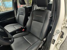 Toyota ETIOS CROSS 1.5 16V Mec. 2016/2017 RENNER AUTOMÓVEIS LAJEADO / Carros no Vale