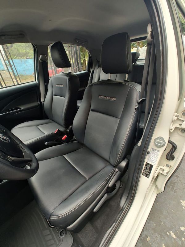 Toyota ETIOS CROSS 1.5 16V Mec. 2016/2017 RENNER AUTOMÓVEIS LAJEADO / Carros no Vale