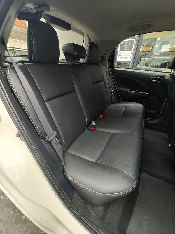 Toyota ETIOS CROSS 1.5 16V Mec. 2016/2017 RENNER AUTOMÓVEIS LAJEADO / Carros no Vale