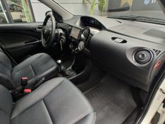 Toyota ETIOS CROSS 1.5 16V Mec. 2016/2017 RENNER AUTOMÓVEIS LAJEADO / Carros no Vale