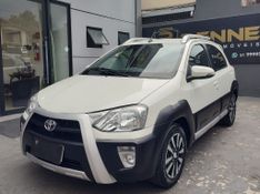 Toyota ETIOS CROSS 1.5 16V Mec. 2016/2017 RENNER AUTOMÓVEIS LAJEADO / Carros no Vale