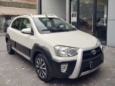 Toyota ETIOS CROSS 1.5 16V Mec. 2016/2017 RENNER AUTOMÓVEIS LAJEADO / Carros no Vale