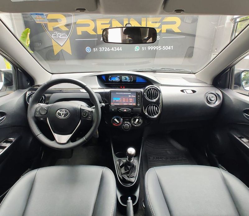 Toyota ETIOS CROSS 1.5 16V Mec. 2016/2017 RENNER AUTOMÓVEIS LAJEADO / Carros no Vale