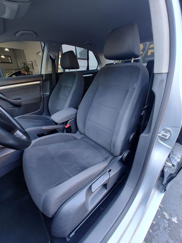 VOLKSWAGEN JETTA 2.5 20V 150/170cv Tiptronic 2008/2009 RENNER AUTOMÓVEIS LAJEADO / Carros no Vale