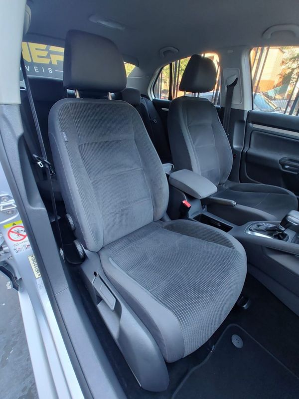 VOLKSWAGEN JETTA 2.5 20V 150/170cv Tiptronic 2008/2009 RENNER AUTOMÓVEIS LAJEADO / Carros no Vale