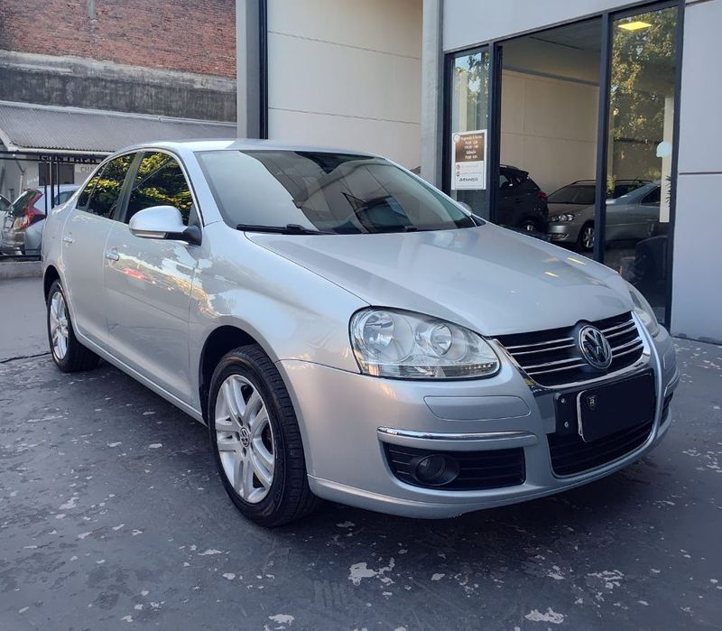 VOLKSWAGEN JETTA 2.5 20V 150/170cv Tiptronic 2008/2009 RENNER AUTOMÓVEIS LAJEADO / Carros no Vale