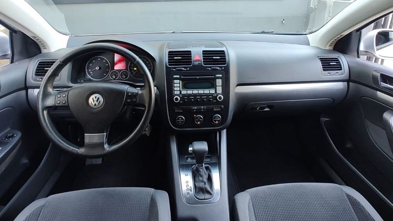 VOLKSWAGEN JETTA 2.5 20V 150/170cv Tiptronic 2008/2009 RENNER AUTOMÓVEIS LAJEADO / Carros no Vale