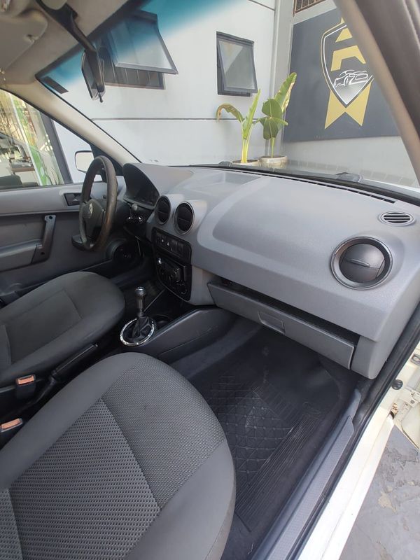 VOLKSWAGEN Parati 1.6Mi/1.6Mi City/T.Field T. 2009/2009 RENNER AUTOMÓVEIS LAJEADO / Carros no Vale
