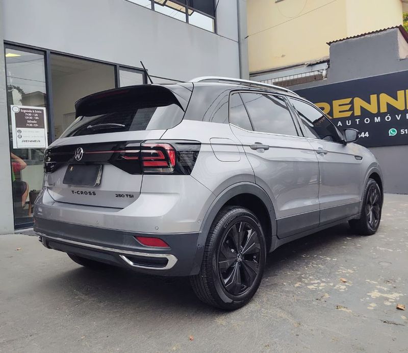 VOLKSWAGEN T-Cross Hig 250 TSI 1.4 16V 2023/2024 RENNER AUTOMÓVEIS LAJEADO / Carros no Vale