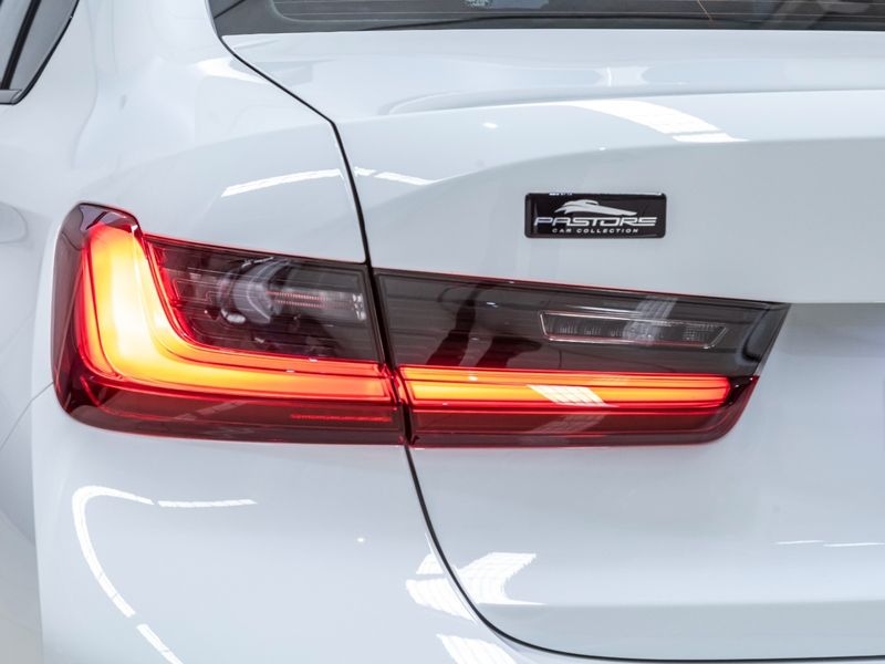 BMW 320i 2.0 16V TURBO M SPORT 2024/2024 PASTORE CAR COLLECTION BENTO GONÇALVES / Carros no Vale