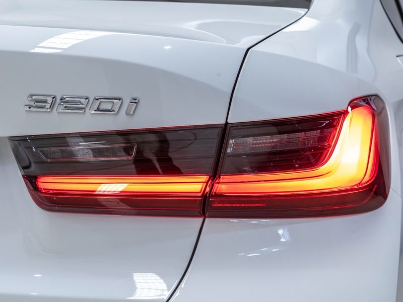 BMW 320i 2.0 16V TURBO M SPORT 2024/2024 PASTORE CAR COLLECTION BENTO GONÇALVES / Carros no Vale