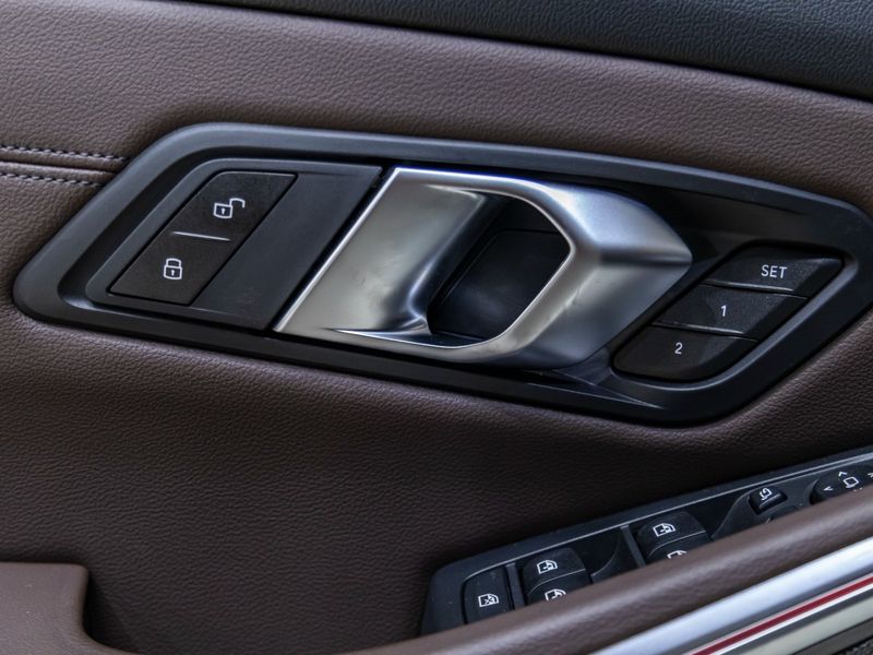 BMW 320i 2.0 16V TURBO M SPORT 2024/2024 PASTORE CAR COLLECTION BENTO GONÇALVES / Carros no Vale