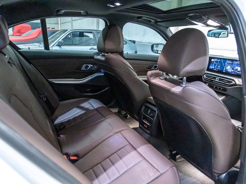 BMW 320i 2.0 16V TURBO M SPORT 2024/2024 PASTORE CAR COLLECTION BENTO GONÇALVES / Carros no Vale