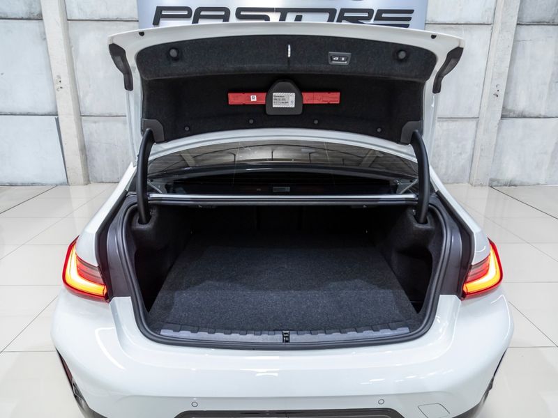 BMW 320i 2.0 16V TURBO M SPORT 2024/2024 PASTORE CAR COLLECTION BENTO GONÇALVES / Carros no Vale